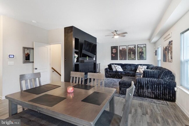 Building Photo - 9301 Cedar Forest Dr