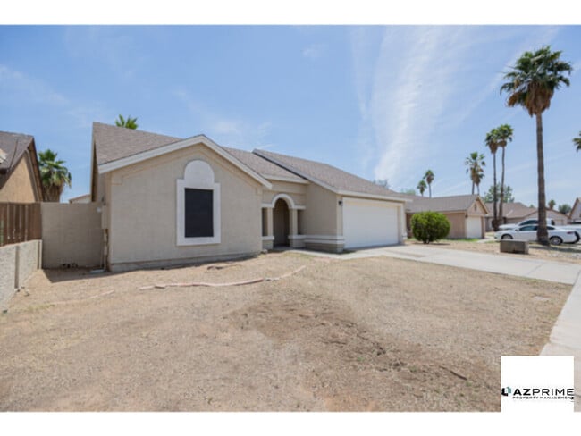 Building Photo - Graced With Timeless Charm, This 3/2 Glend...