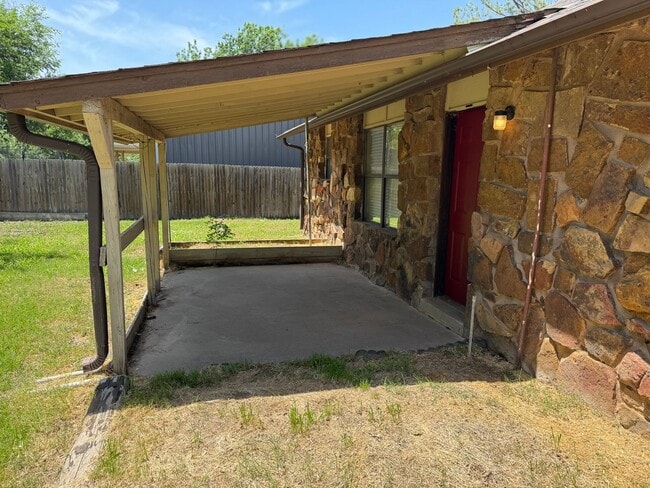 Building Photo - Broken Arrow - 3 bedroom 2 bath!!