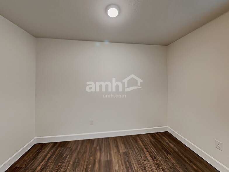 Building Photo - 306 Timber Kate Pl