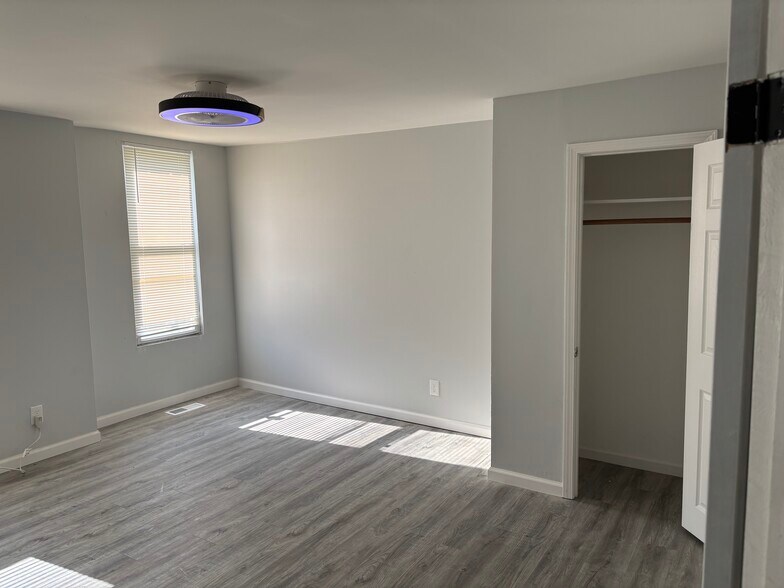 Building Photo - 5097 Minerva Ave