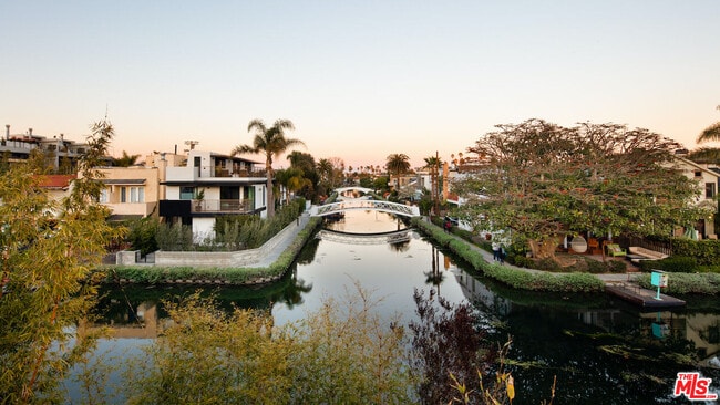 Building Photo - 2217 Grand Canal