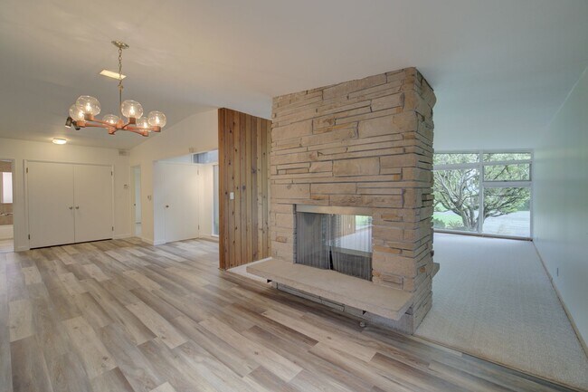 Building Photo - 4Bd/1.75Ba Seattle House