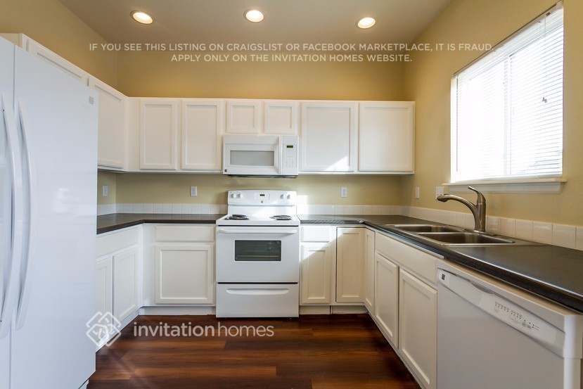 Building Photo - 7263 Creekfront Dr