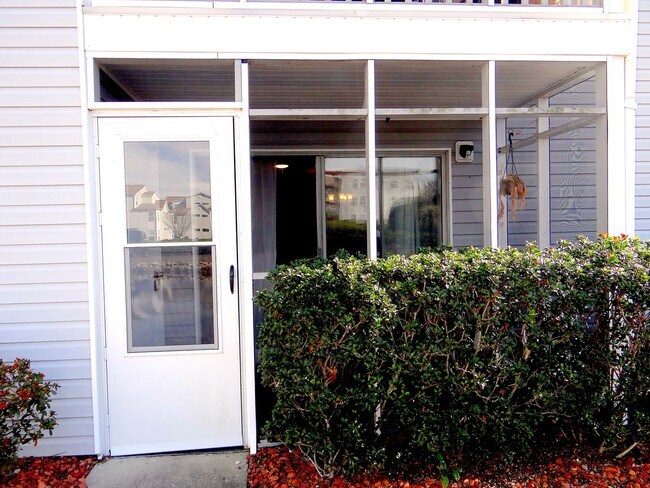 Building Photo - Long term ground floor rental