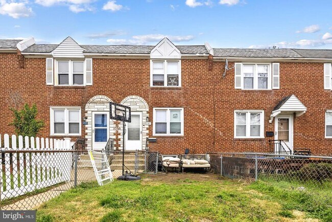 Building Photo - 141 W 21st St