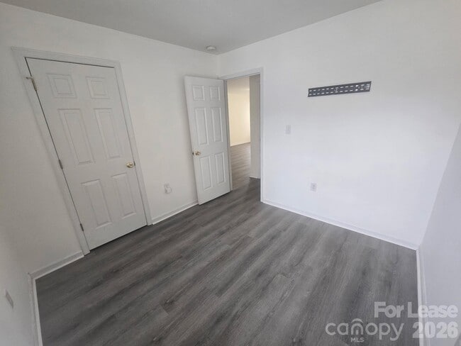 Building Photo - 639 Fawnborough Ct