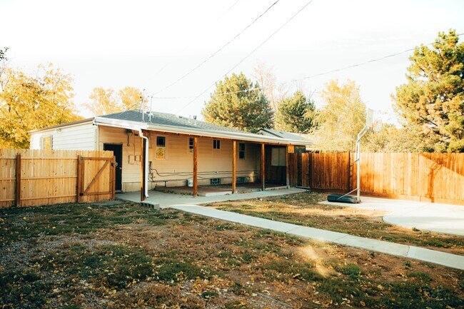 Building Photo - 1362 S Patton Ct