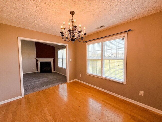 Building Photo - 1904 Yellowbrick Rd