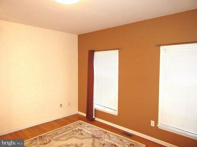 Building Photo - 138 Megan Dr