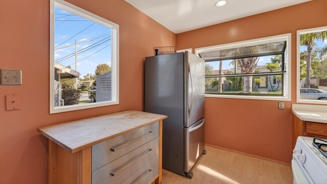 Building Photo - Wonderful Two Bedroom Home for Rent Long Beach