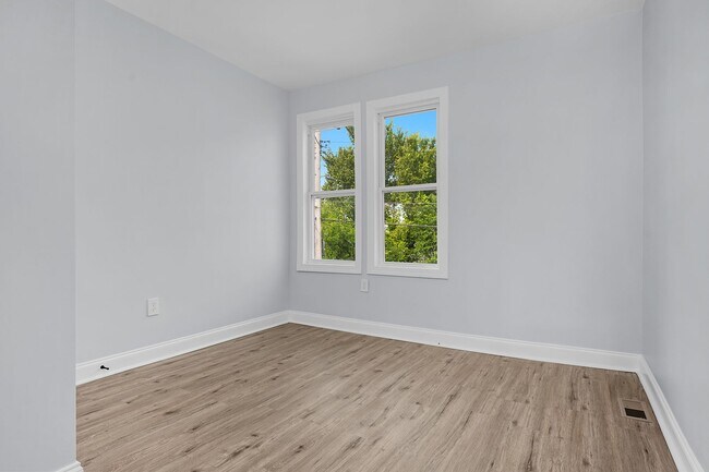 Building Photo - 510 Edgewood St