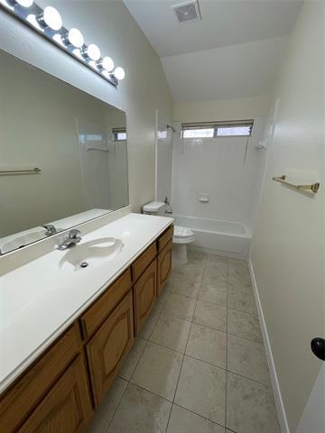 Building Photo - 1530 Summerfield Dr