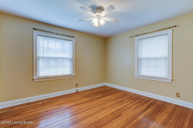 Building Photo - 442 Bauer Ave