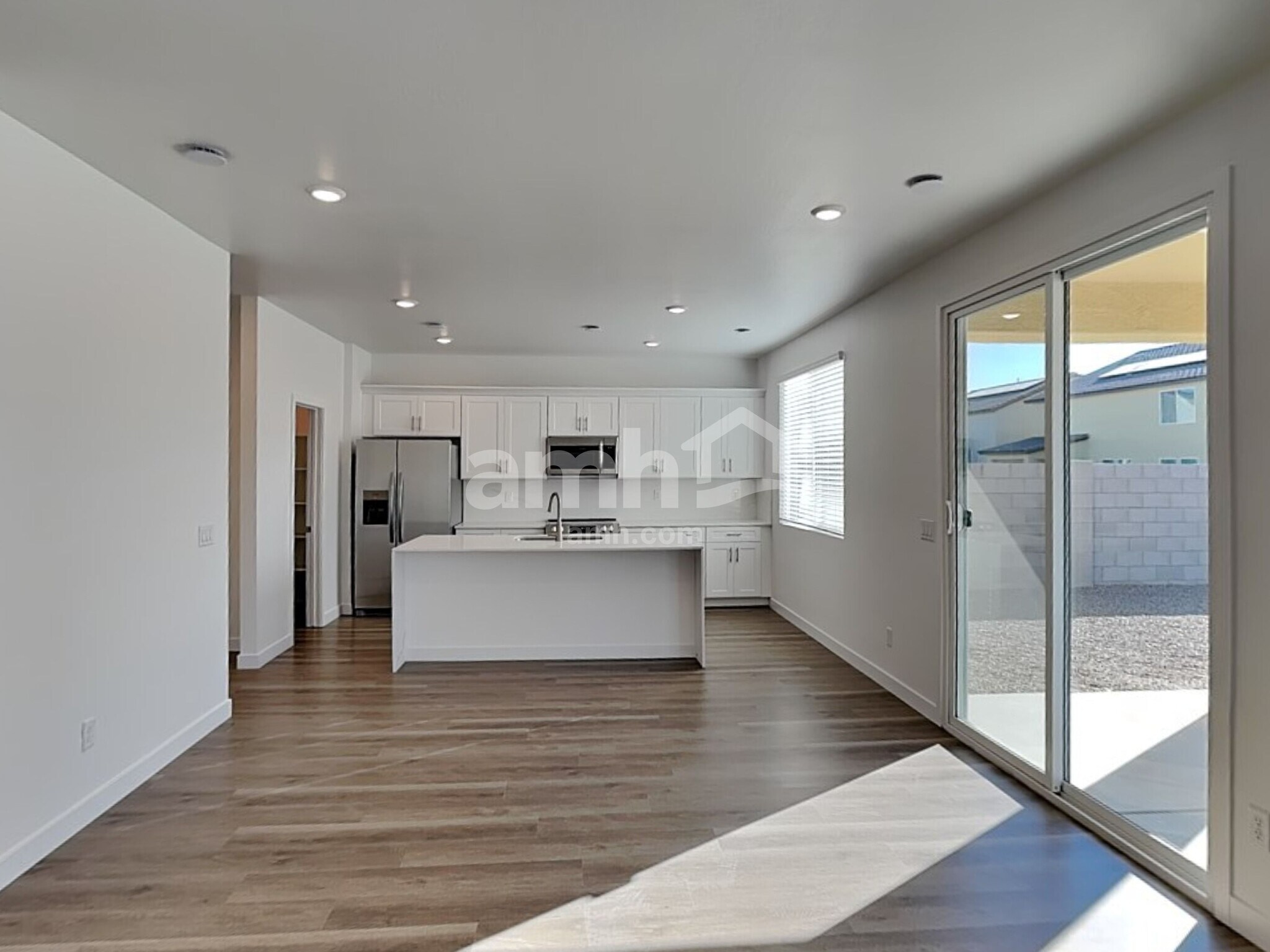 Building Photo - 20177 W Thomas Rd