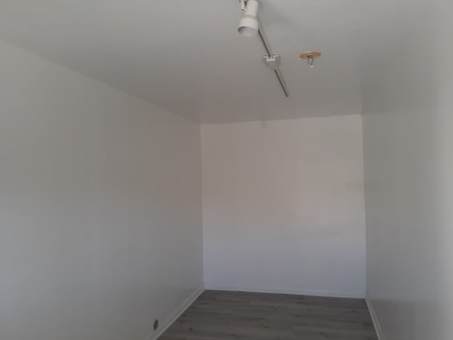 storage room also for rent - 1514 Penmar Ave