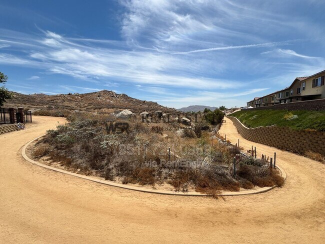 Building Photo - 12843 Greenstone Way