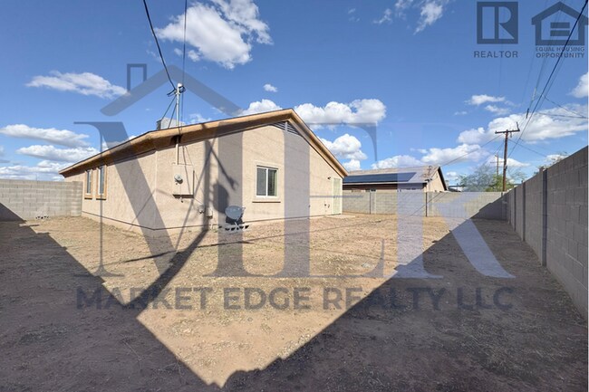 Building Photo - 3Bed/2Bath Home at Broadway/16th St! Ready for Immediate Move-In!--NO HOA!