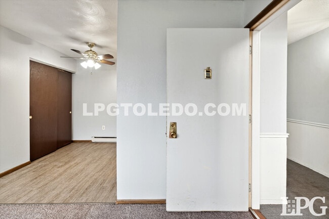 Building Photo - 6018 Secor Rd