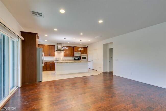 Building Photo - 10465 Saddle Mountain St