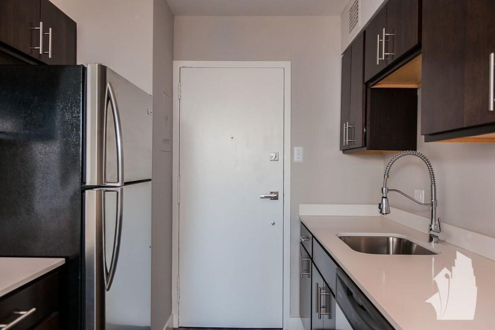 Building Photo - 5601 N Sheridan Rd