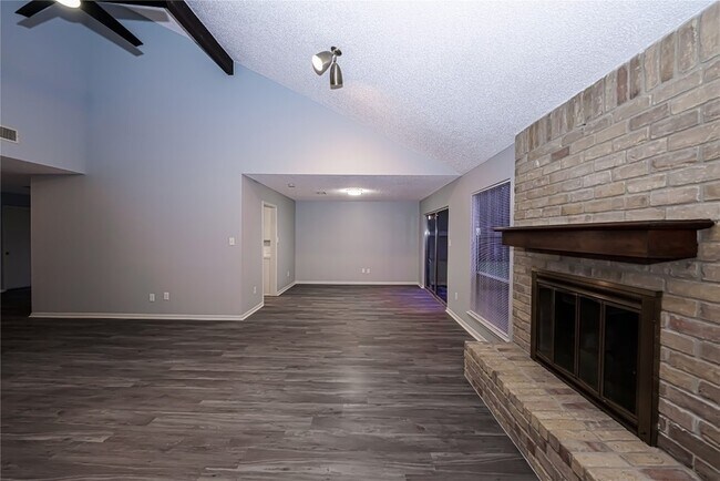 Building Photo - 2306 Wallingford Dr