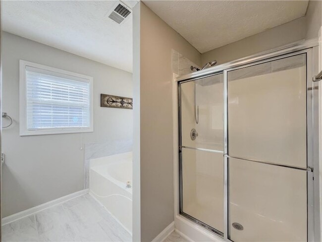 Building Photo - 593 Red Tip Ln