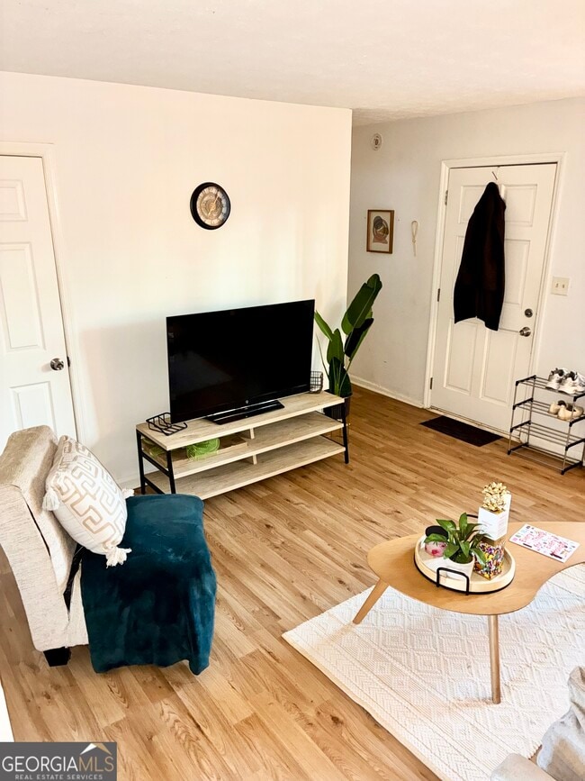 Building Photo - 1859 Williams Ave