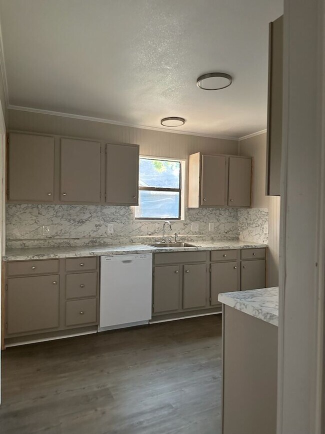 Building Photo - 1114 Commerce- House **COMING SOON**