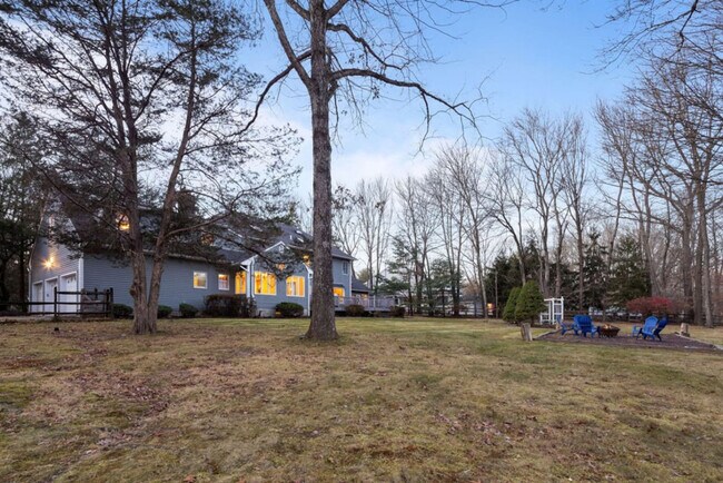 Building Photo - 11 Viola Rd