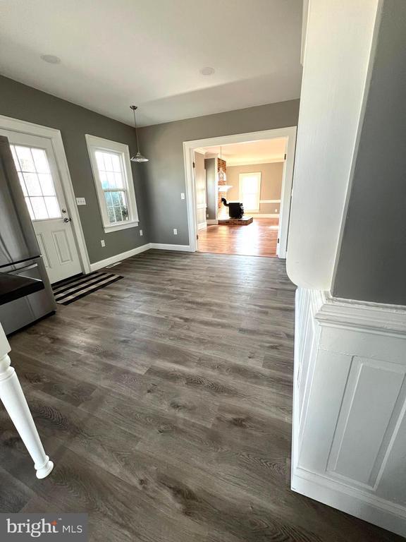 Building Photo - 7617 Old Plank Rd