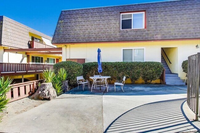Building Photo - 1283 Ayala Dr