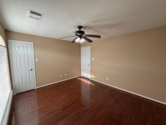 Building Photo - 24423 Hampton Lakes Dr