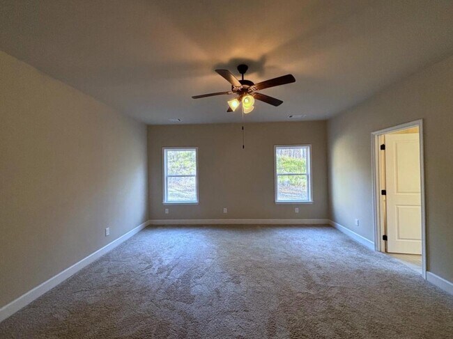 Building Photo - 55 Hawthorn Ln