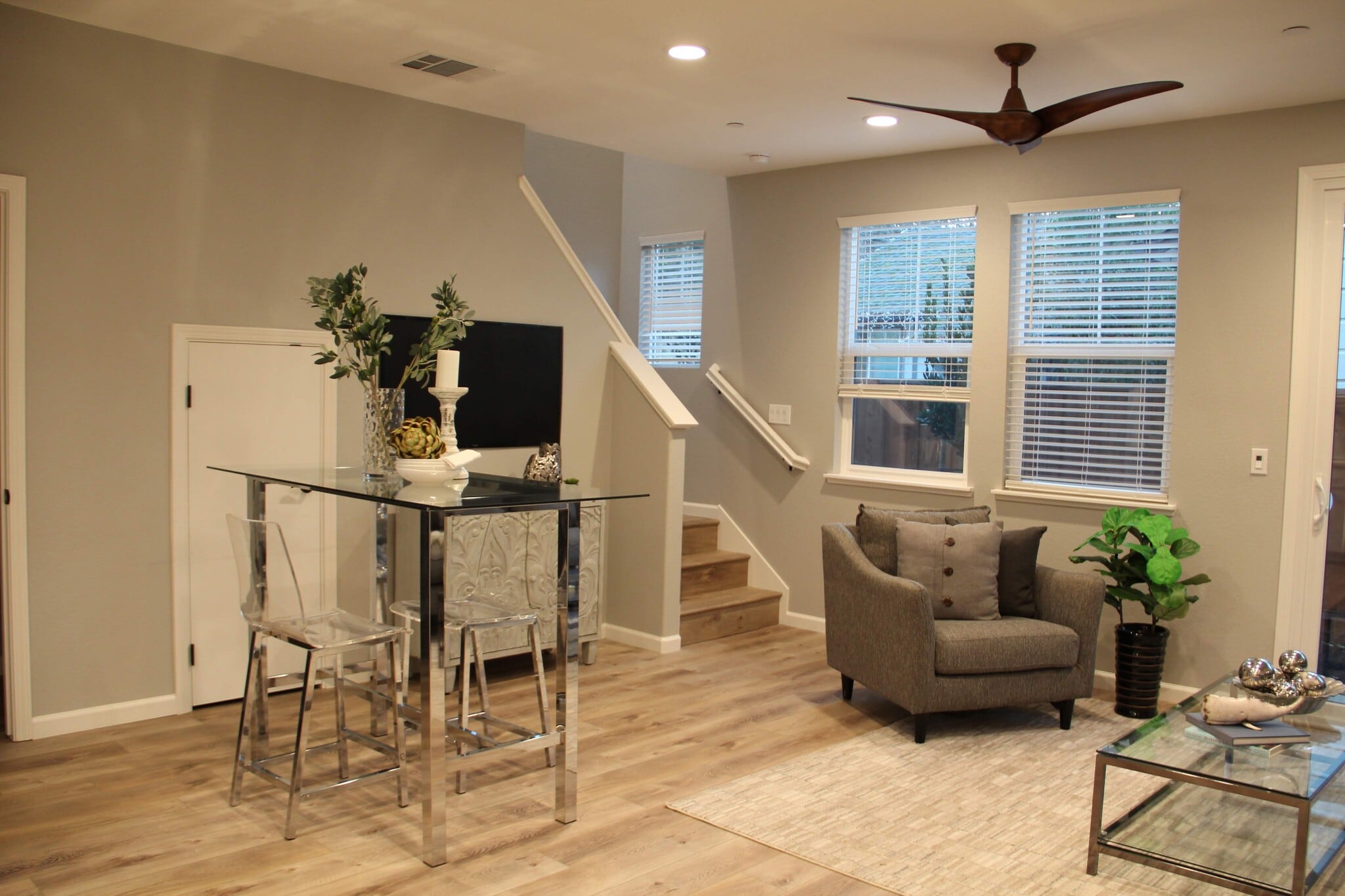 Unit 3626 Interior Facing Stairwell - 3626 Chestnut St