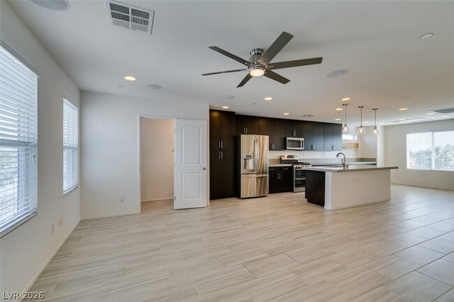 Building Photo - 9050 W Tropicana Ave