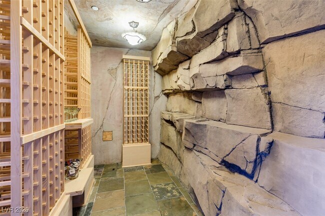 Building Photo - 549 Regents Gate Dr