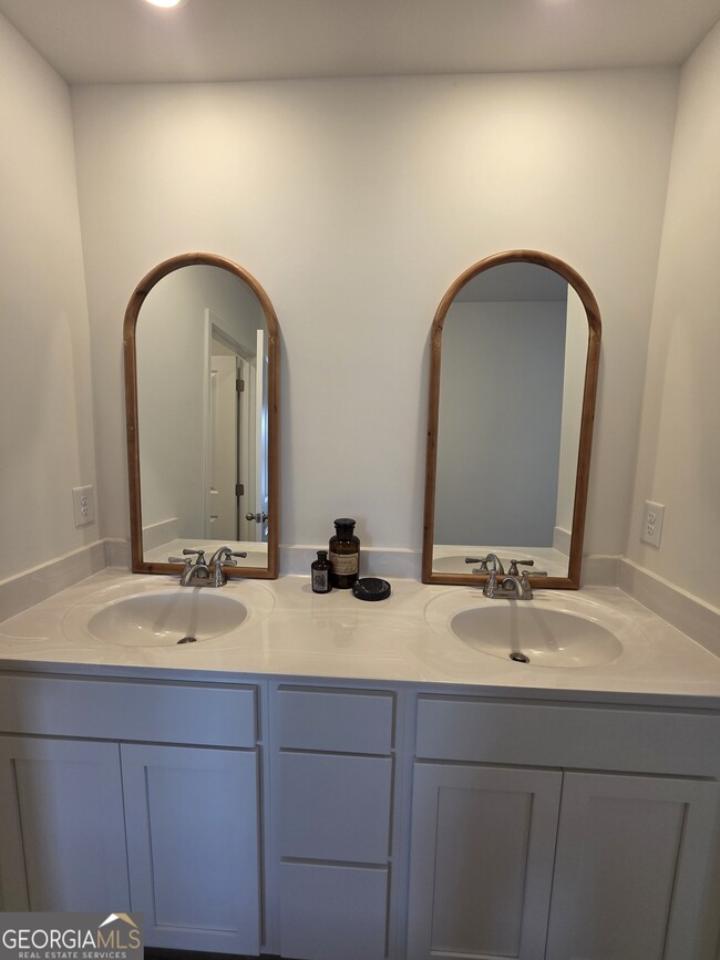 Building Photo - 19 Umber Ln