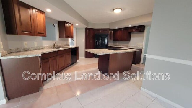 Building Photo - 80 Ridgecrest Ct