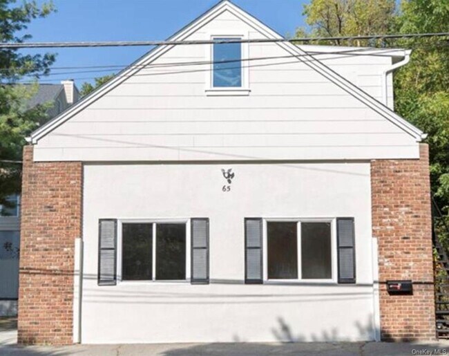 Primary Photo - 65 Circuit Ave