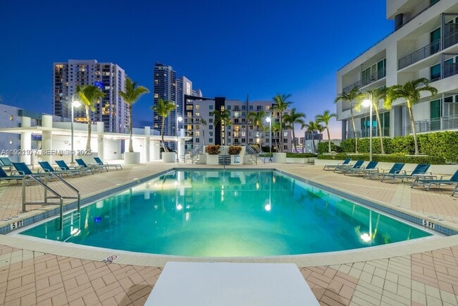 Building Photo - 350 NE 24th St