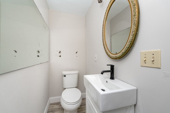 Building Photo - 7725 Timbercreek Ct