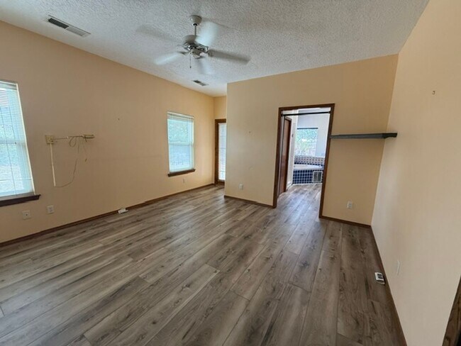 Building Photo - 6105 Carousal Ave NW