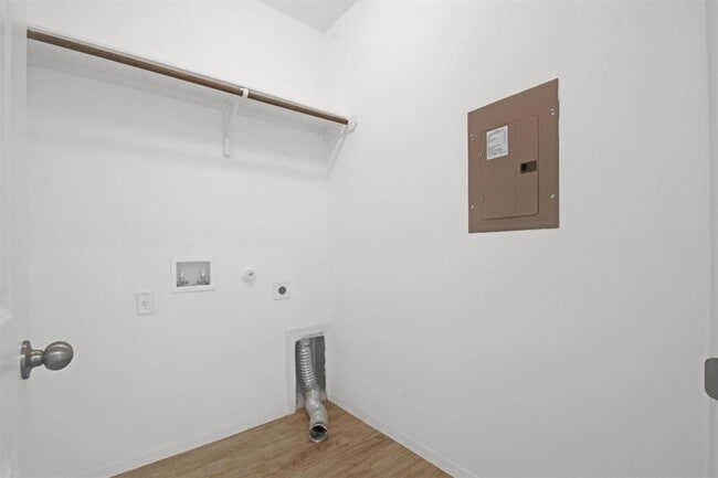 Building Photo - 283 Fabion St