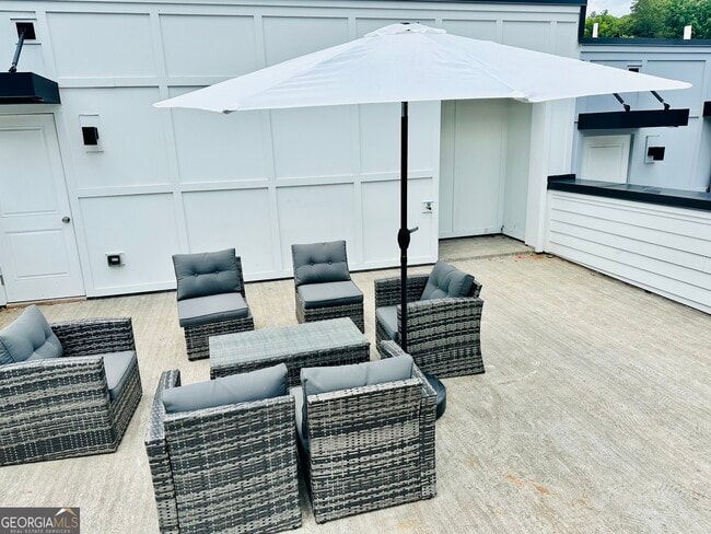 Building Photo - 727 Eloise Wy