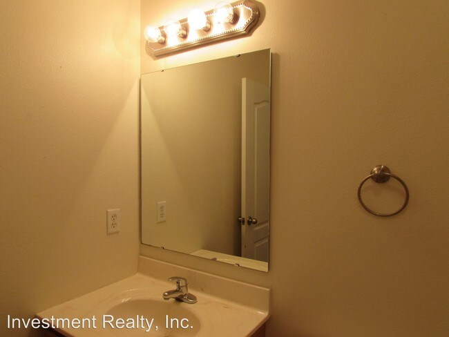 Building Photo - 3 br, 2 bath House - 101 Valley Way Dr.