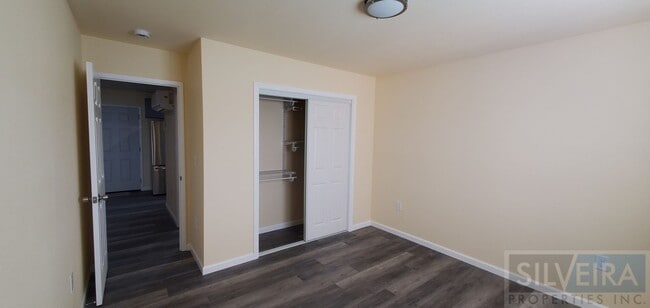 Building Photo - Private 2 Bedroom Unit