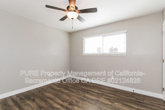 Building Photo - 130 Elm St