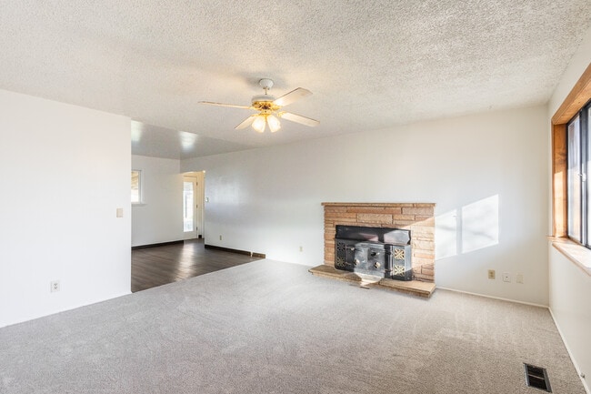 Building Photo - 1609 N Plateau Ave