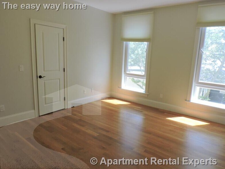 Building Photo - 168 Hampshire St